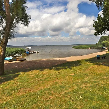Am Kummerower See, * Sommersdorf (Mecklenburg-Vorpommern)