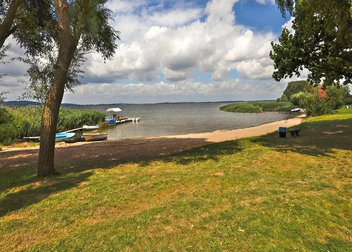 Am Kummerower See, * Sommersdorf (Mecklenburg-Vorpommern)